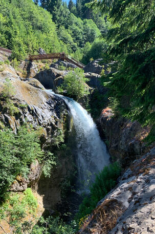 Somewhere by Mt St Helens